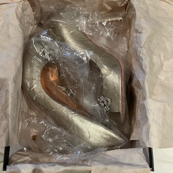 BADGLEY MISCHKA DAVIDA II GOLD SATIN SHOES SZ 71/2 - Picture 5 of 8